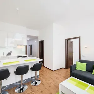 Near Centre With Parking Place Apartament